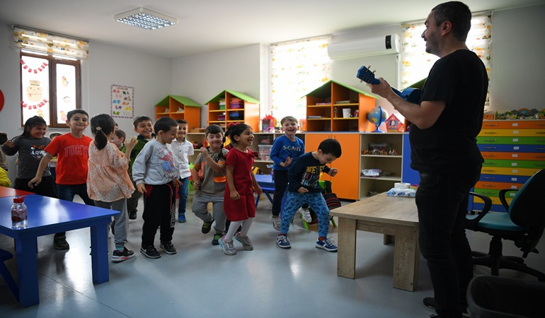 Çayırova’da çocuklar eğlenerek öğreniyor