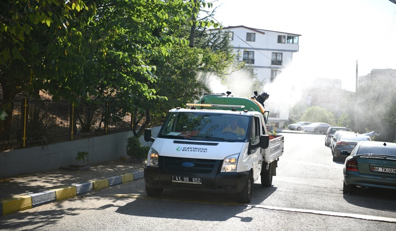 Çayırova’da ilaçlama mesaisi