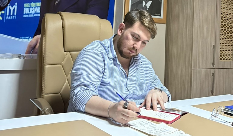Çayırova’da İYİ Partili başkandan ağır koku tepkisi