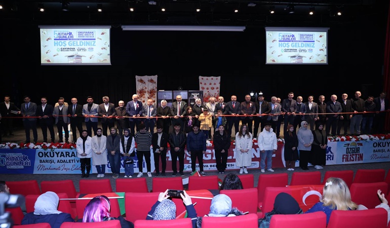 Çayırova'da Kitap Günleri başladı