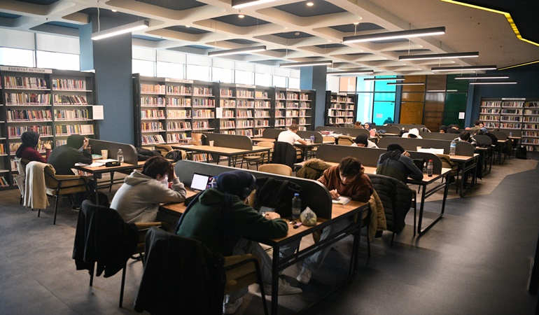 Çayırova’da kitap kahveleri 2023’te 82 bin kişi ziyaret etti