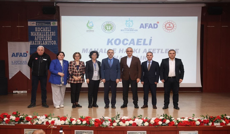 Çayırova’da mahallelerde afetlere hazırlık eğitimi