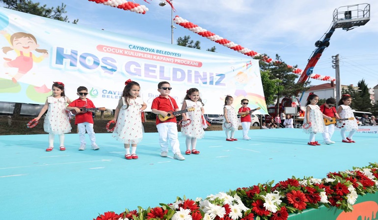 Çayırova’da miniklerin gösterisi ilgiyle izlendi