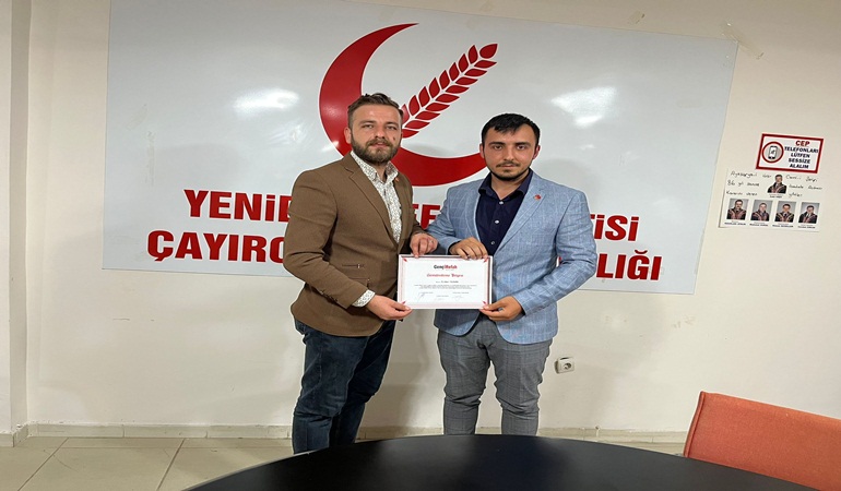 Çayırova gençliğinde bayrak değişimi