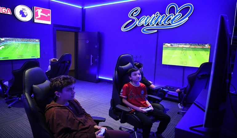 Çayırova Gençlik Merkezi’ne yoğun ilgi