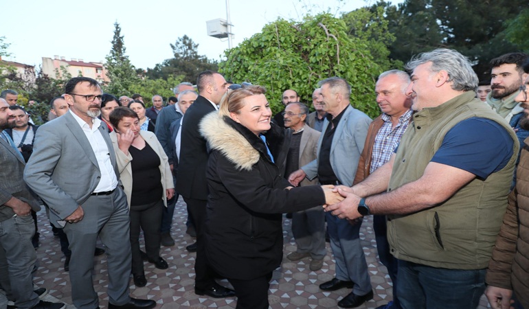 Çayırova halkı, Başkan Hürriyet’i coşkuyla karşıladı