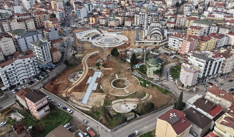 Çayırova Kent Meydanı’nda otopark ve kuru havuz tamam