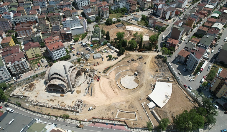 Çayırova Kent Meydanı’nda tempo yüksek!