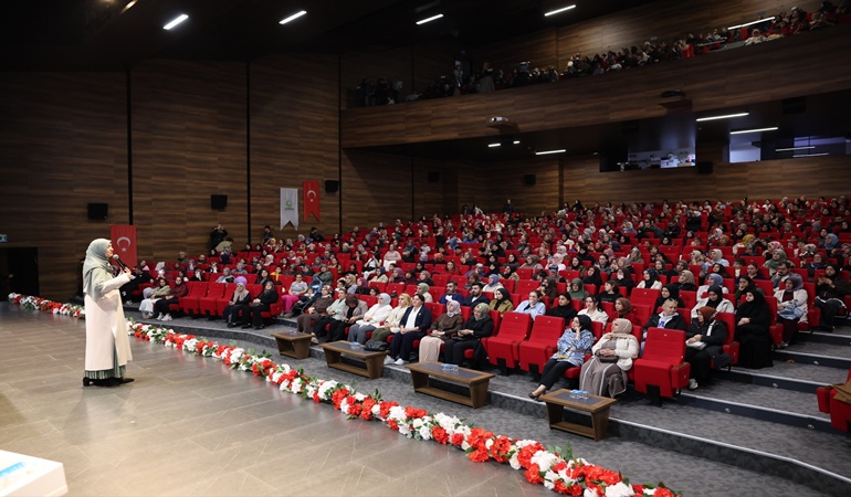Çayırova Kitap Fuarı’nda Erdim’in söyleşine büyük ilgi
