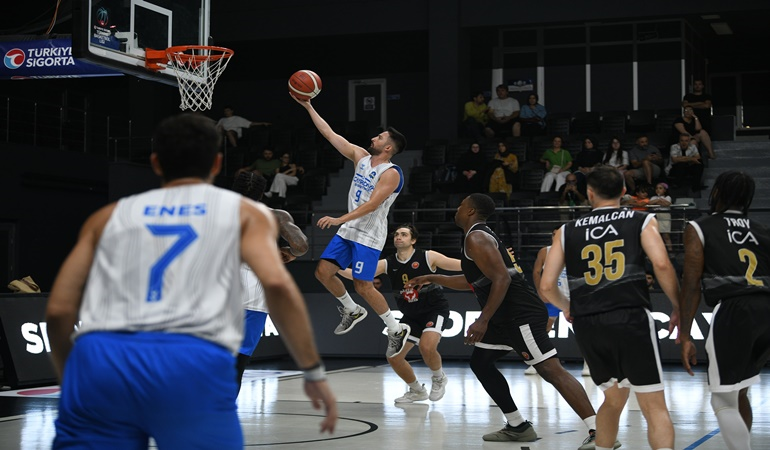 Çayırovalı basketbolcular hazırlık maçında göz doldurdu