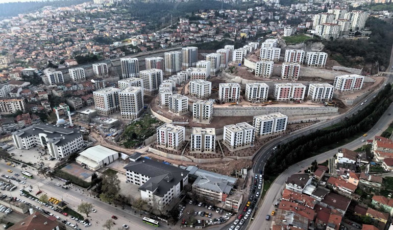 Cedit konutlardaki ince işçiliklerde de sona yaklaşıldı
