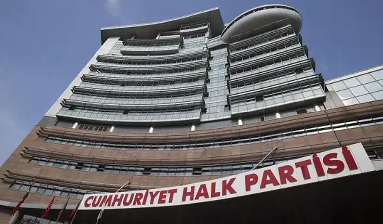 CHP'de örgütler kaynıyor