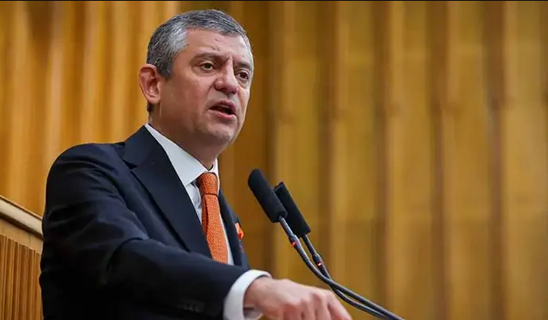 CHP'de Özgür Özel'e büyük destek!