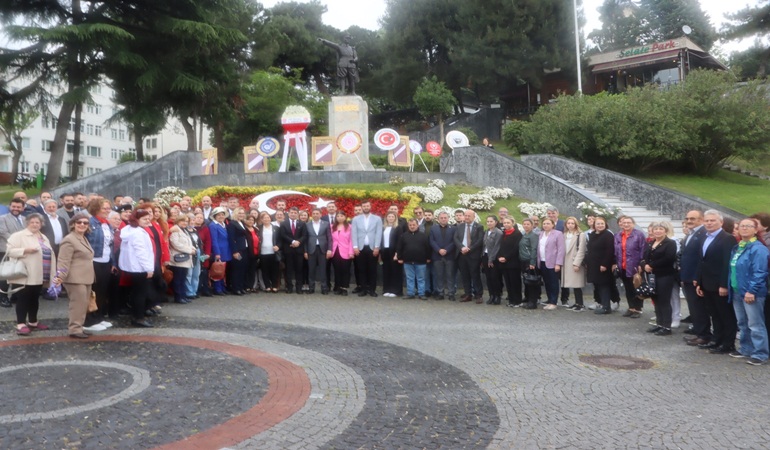 CHP Kocaeli Ata’nın manevi huzurunda
