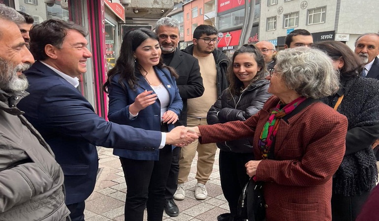 CHP’li aday adayları Derince’de sokağın nabzını tuttu
