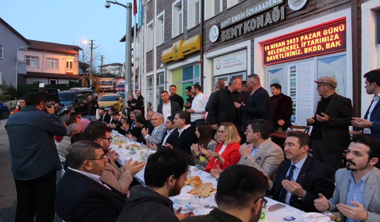 CHP’li adaylar Bahçecik sakinleri ile iftarda buluştu