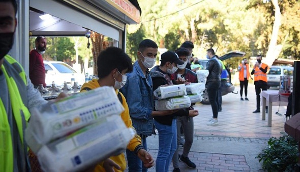 CHP'li belediyeler yardım yapıyor denmesin diye...