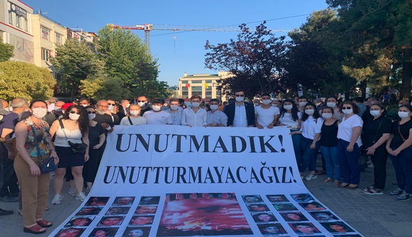 CHP’li gençler Sivas Katliamı’nda yitirilen canları andı