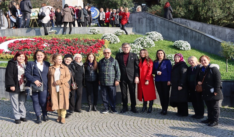 CHP’li kadınlar Ata’nın huzurunda seslendi: Eşit temsiliyet haktır