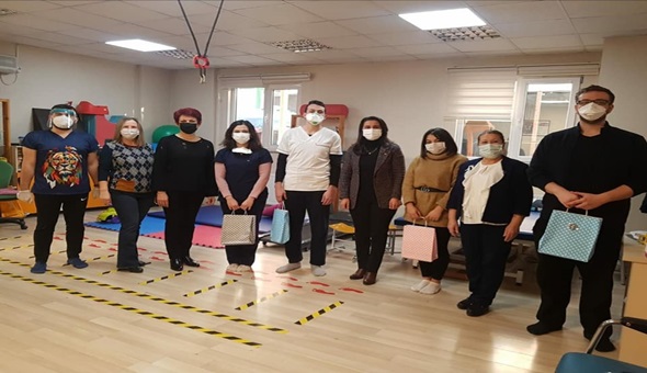 CHP’li kadınlardan eğitimcilere Öğretmenler Günü ziyareti