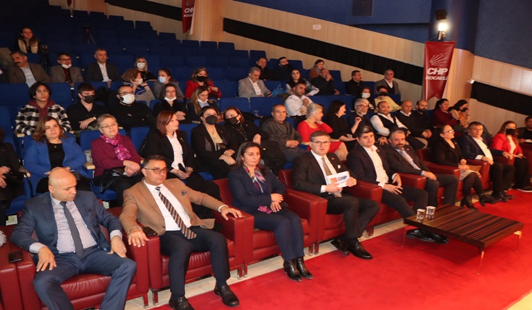 CHP’nin bilişim toplantısı 11 büyükşehirden sonra Kocaeli’de düzenlendi