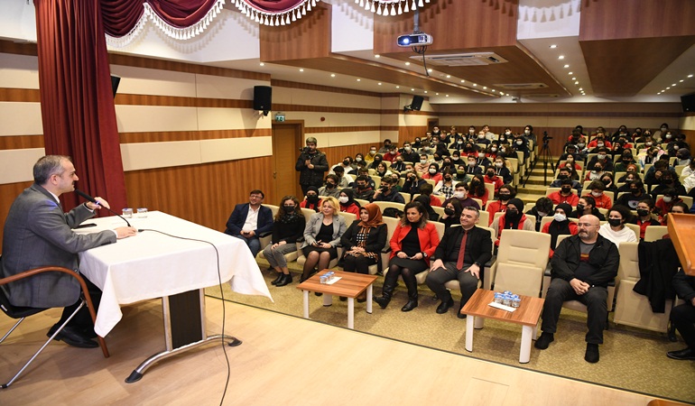 Çiftçi’den öğrencilere tavsiyeler 