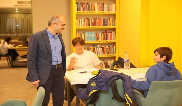 Çiftçi, gençlere yeni dönem projelerini anlattı