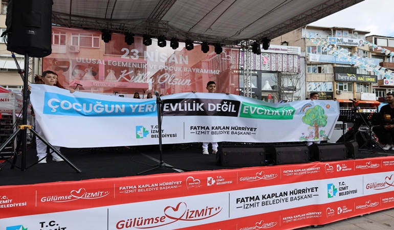 Çınar Çocuk Evinin miniklerinden anlamlı mesaj 