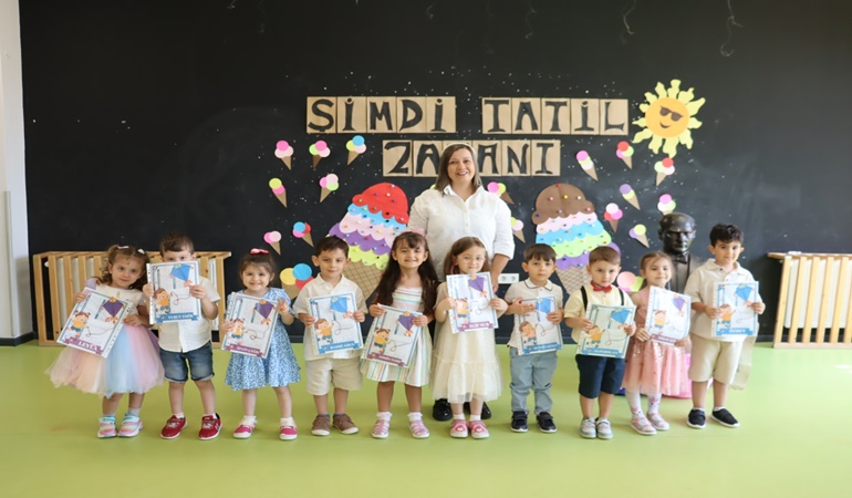 Çınar Çocuk Evleri’nde miniklerin karne sevinci