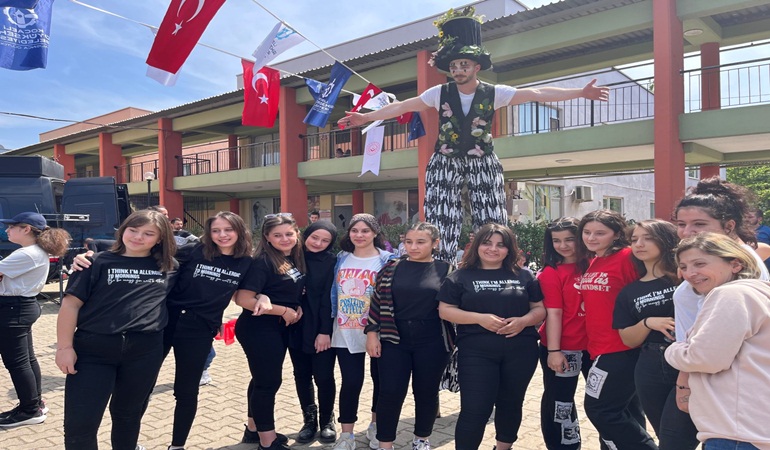 Çocuklar Büyükşehir ile şenlikte doyasıya eğlendi