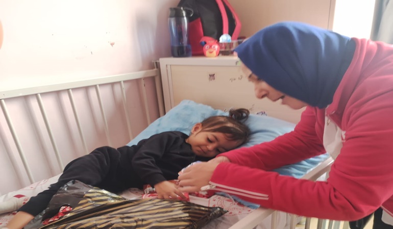 Çocukların melek annesi bu seferde Hakkari’ye gitti