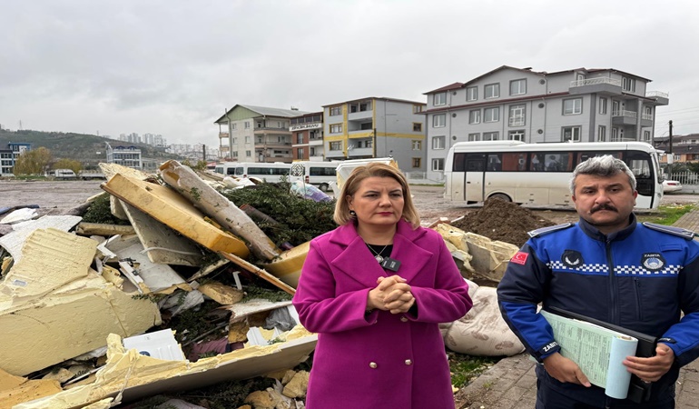 Çöp konteyneri kenarına atmayın, telefon edip alın deyin!