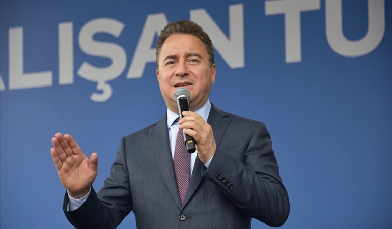 Çözüm üretemeyenler, çareyi düşman üretmekte buluyor