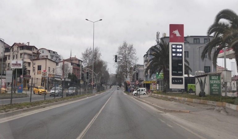 D-130 Karayolu’nda vatandaş tehlikede