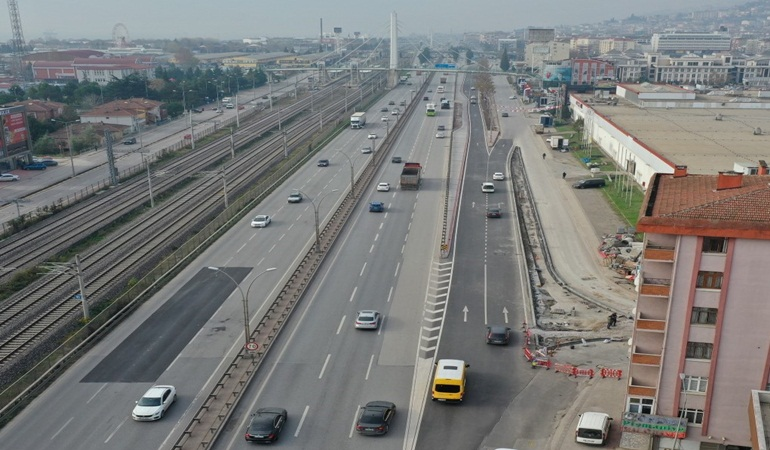 D-100 yan yolda trafik akışı İstanbul yönünde olacak