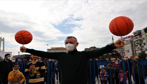 Daha güzel yarınlar için gece gündüz çalışıyoruz