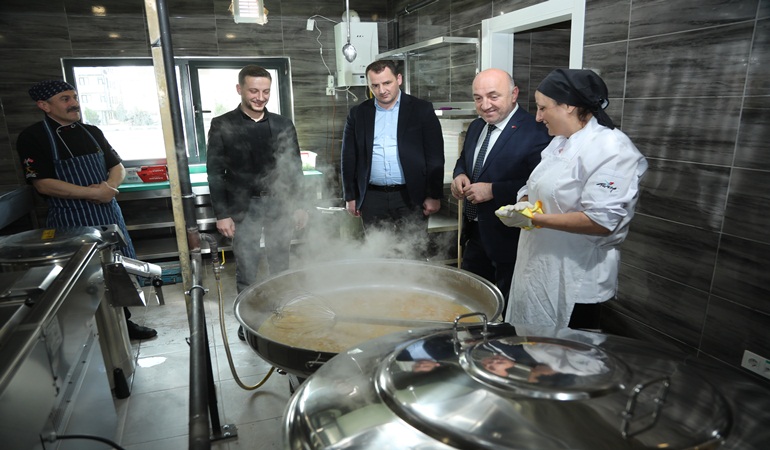 Darıca Belediyesi aşevi ile ihtiyaç sahiplerine sıcak yemek dağıtacak