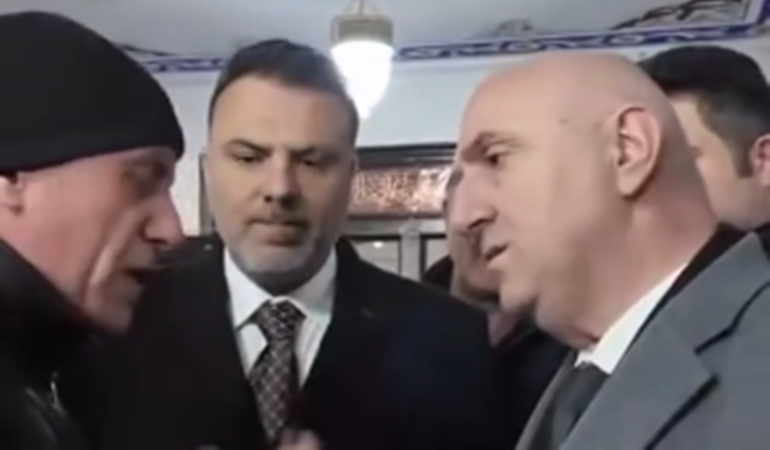 Darıca'da camide oyun tartışmalara neden oldu