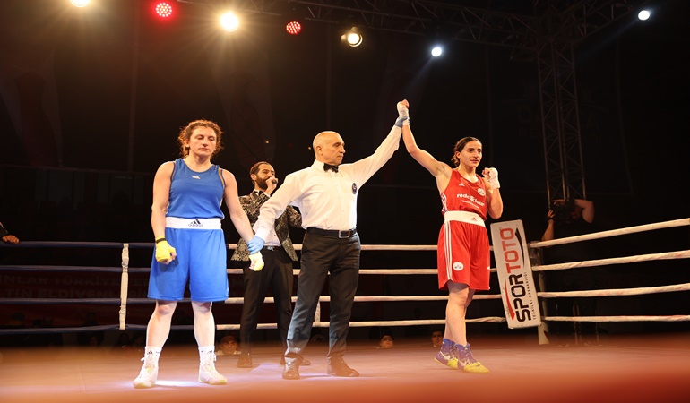 Darıca’da Kadınlar Boks Şampiyonası sona erdi
