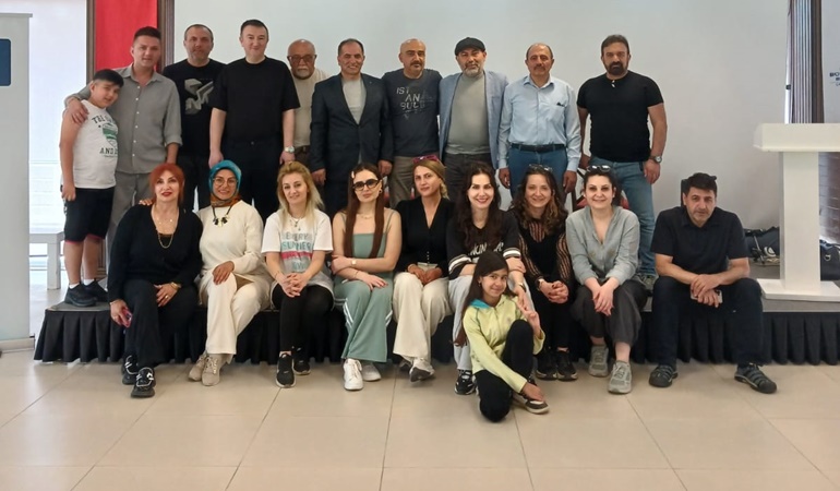 Darıca’da türkü ve şiir dolu kamp