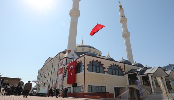 Darıca’nın en büyük camisi açıldı