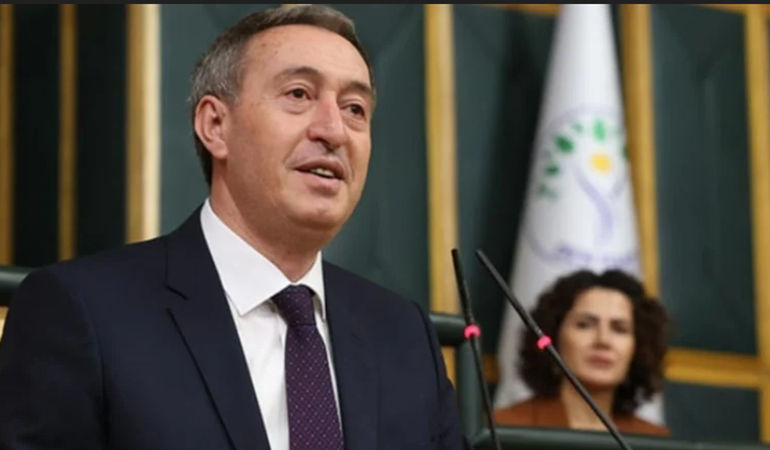 DEM'liler PKK canisine kurucu önder diyen Bahçeli'ye iltifatlar yağdırdı!