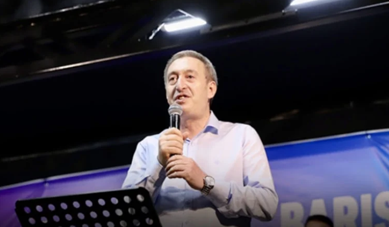 DEM'lilerin tek derdi PKK canisi Apo!