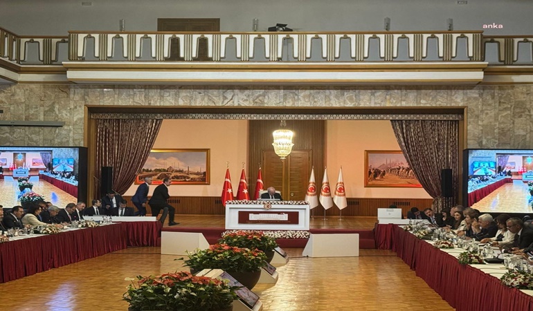 Demokrasi değil PKK'lılara af için komisyon kuruldu