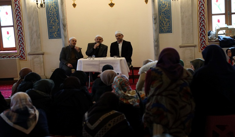 Depremde hayatını kaybedenler için mevlit