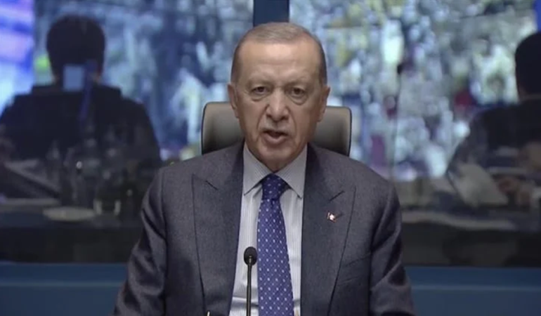 Depremde yakınlarını kaybeden acılı gence bu yapılır mı?