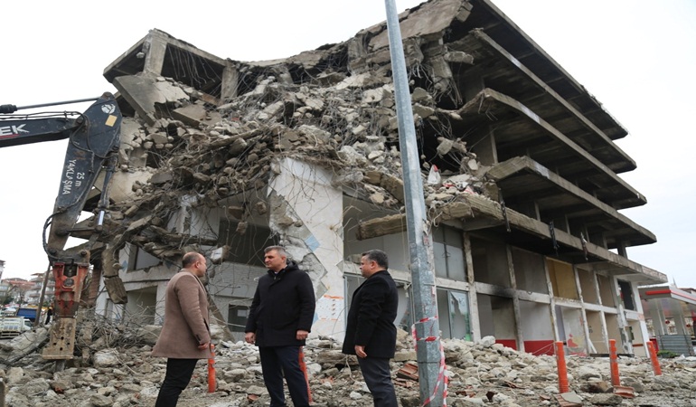 Depremin izlerini silen Gölcük; geleceğe umutla bakıyor