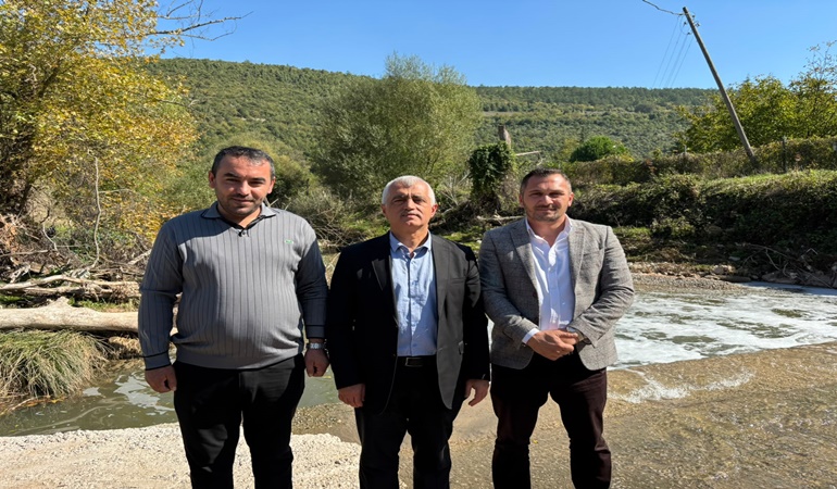 Dereye kimyasal atılıyor, yetkililer müdahale etmiyor!