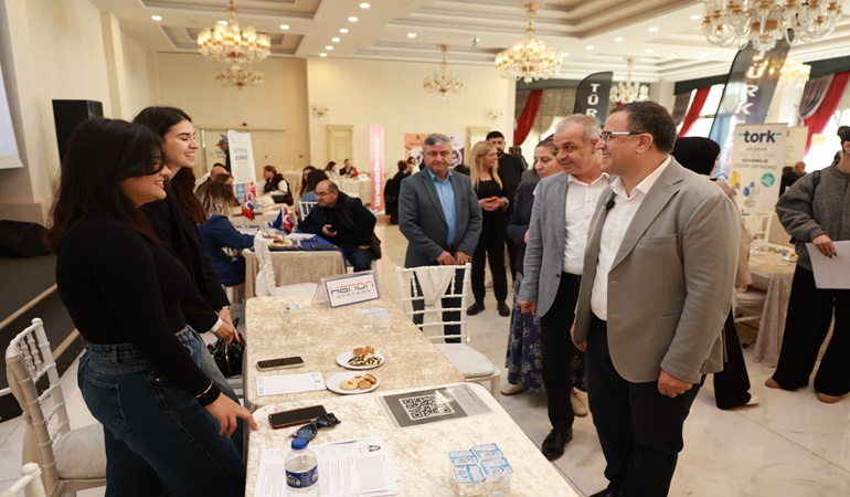 Derince Belediyesi, üçüncü kez iş arayanlarla, işverenleri bir araya getirdi