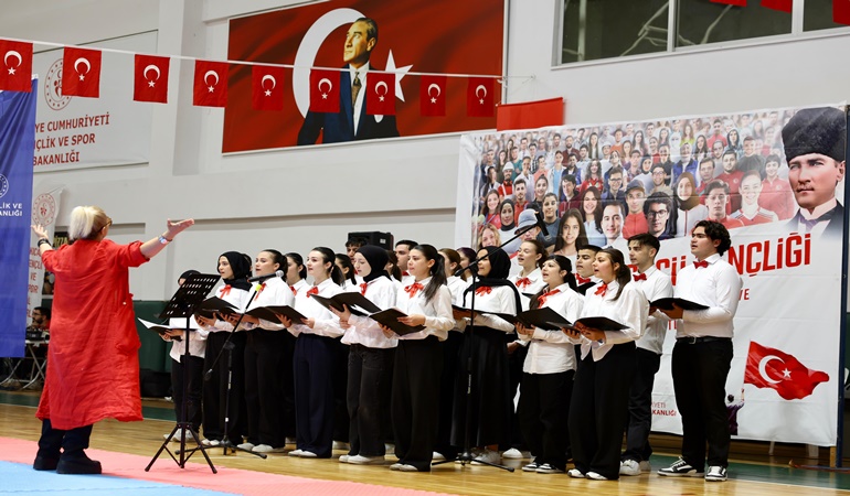Derince’de 19 Mayıs büyük coşku ve gururla kutlanıyor